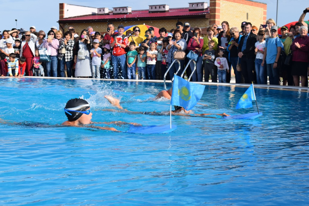 «Shahter» saıabaǵynda salynǵan basseın qurylysy qala turǵyndaryn tańǵaldyrdy