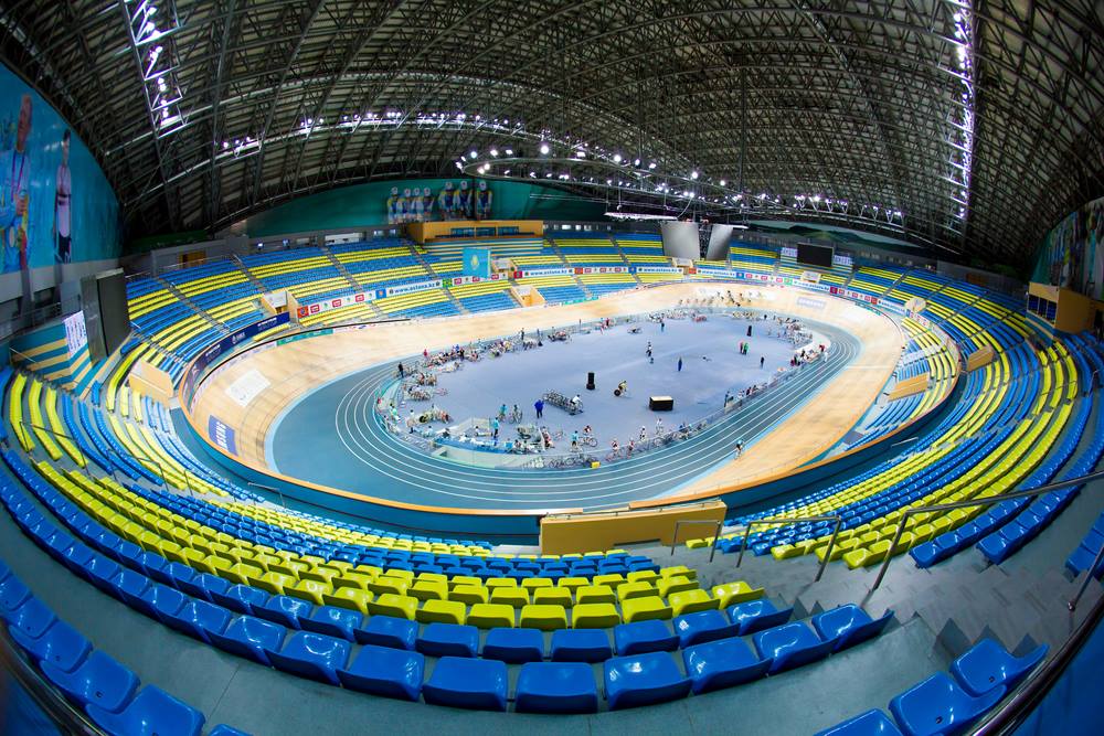 Astanada memlekettik qyzmetkerler arasynda sporttyq saıys ótip jatyr