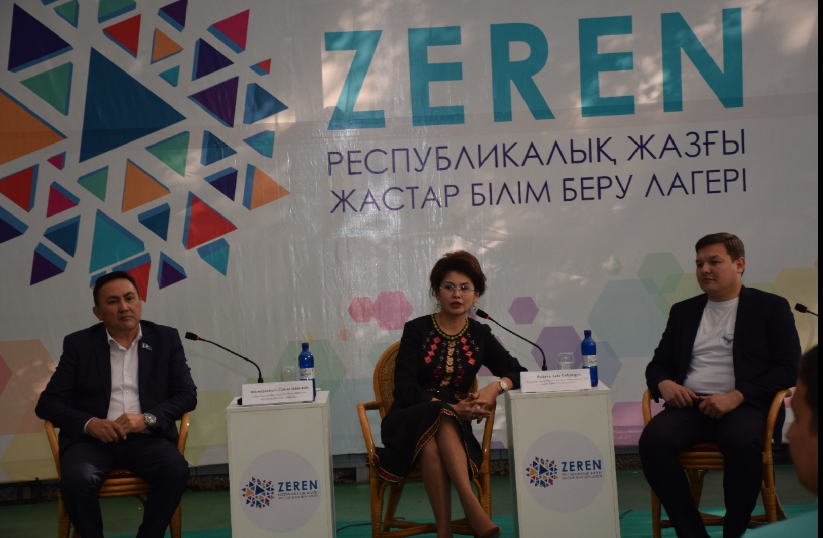 Zerendide jastardyń jazǵy bilim lageriniń ekinshi maýsymy jumysyn jalǵastyrýda