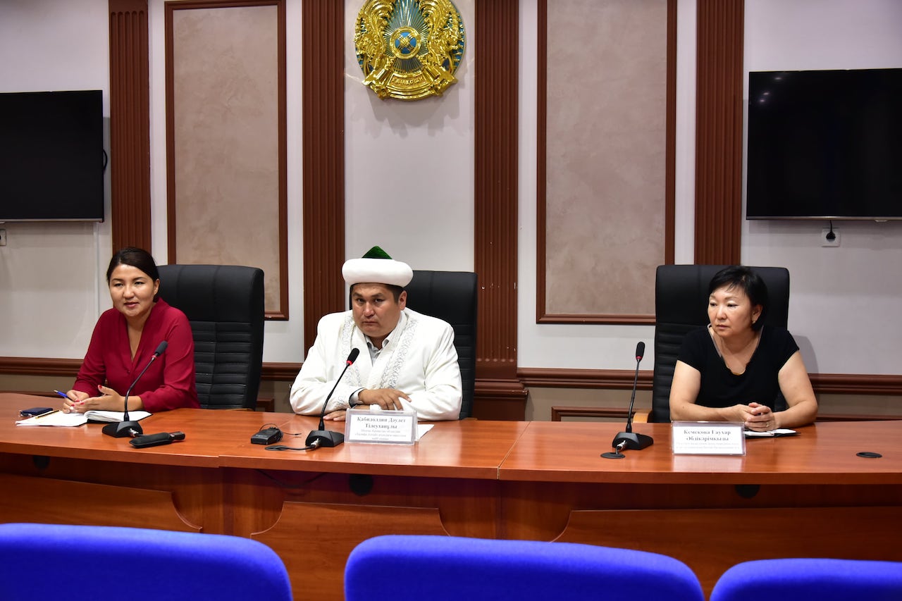 О́skemende Qurban aıtta 300 adamǵa et taratylady