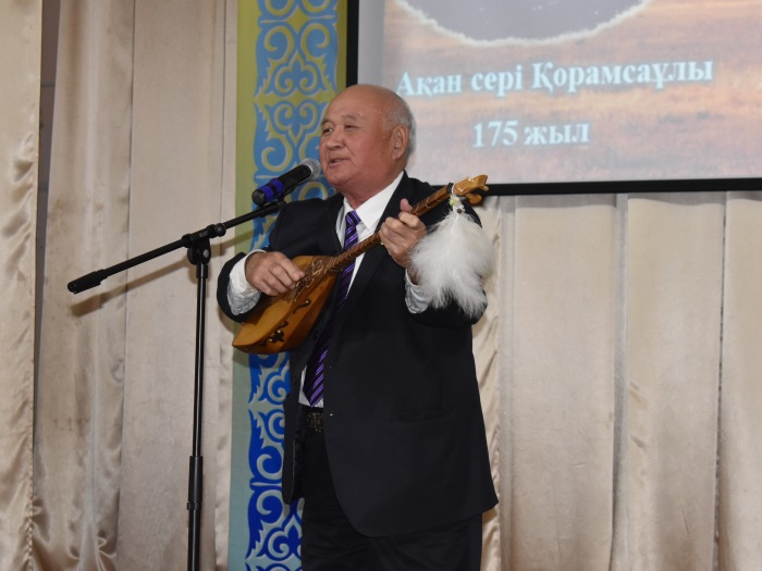Aqan seriniń 175 jyldyǵyna arnalǵan respýblıkalyq aıtys ótti