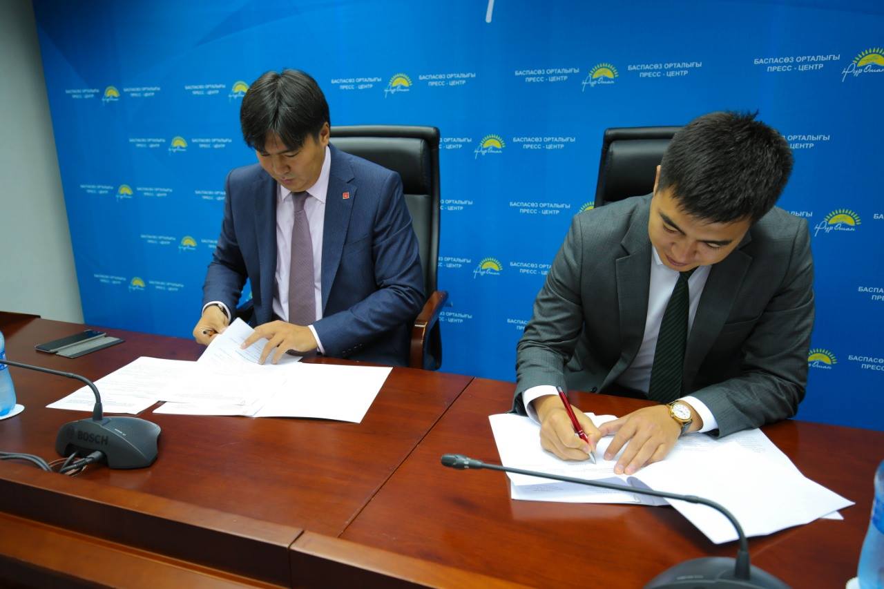 «Jas Otan» men «Qazaqstannyń Kıbersport Federasııasy» ózara memorandýmǵa qol qoıdy