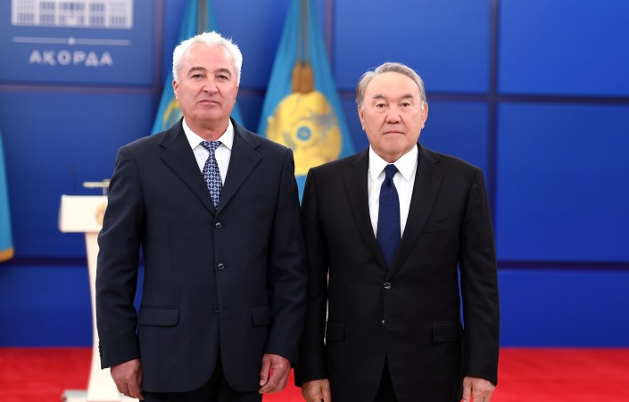 Ýkraınada Nursultan Nazarbaev týraly kitap jaryq kóredi