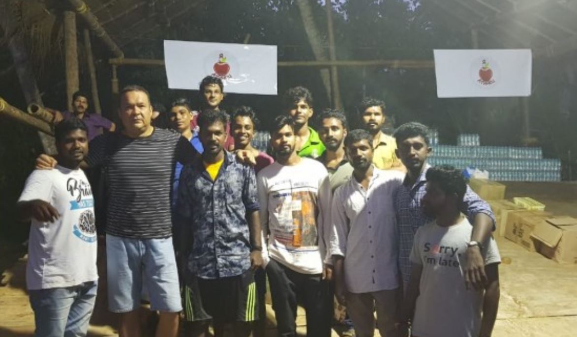 Qazaqstandyqtar Úndistandaǵy sý tasqynynan zardap shekkenderge kómektesti