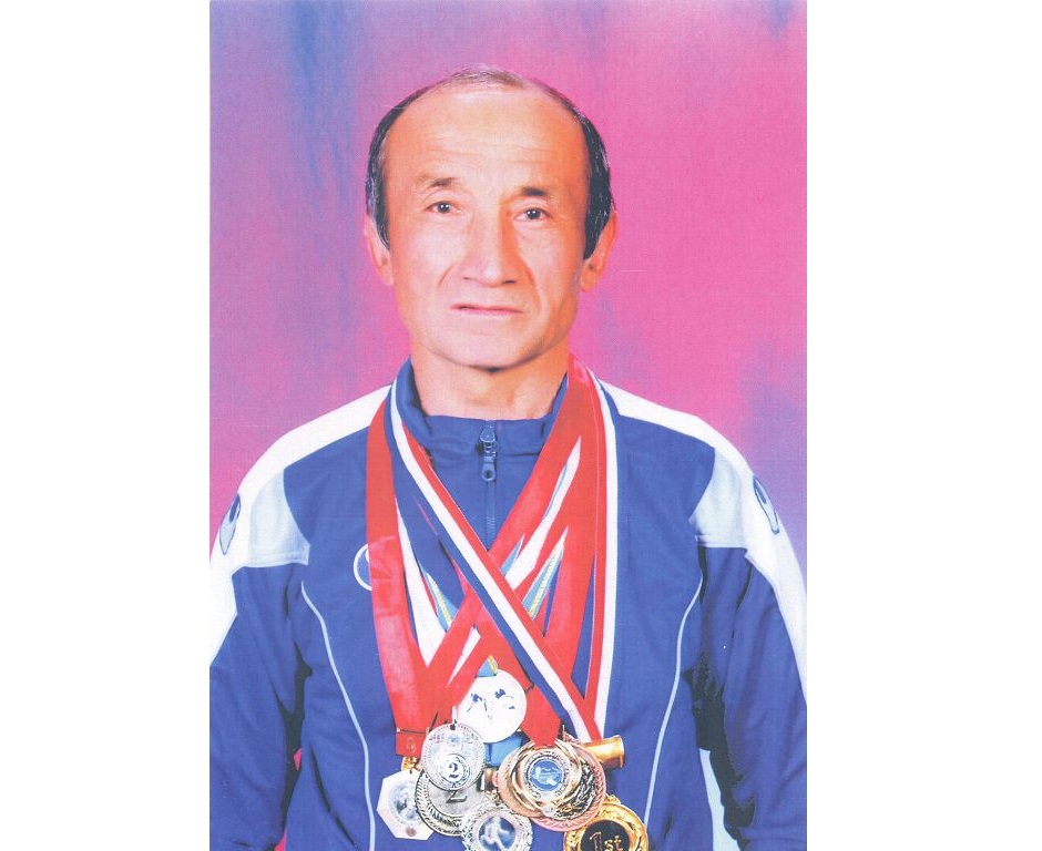 Jerdi bes aınalǵan jelaıaq - Ádilbek Shaıahmetov 