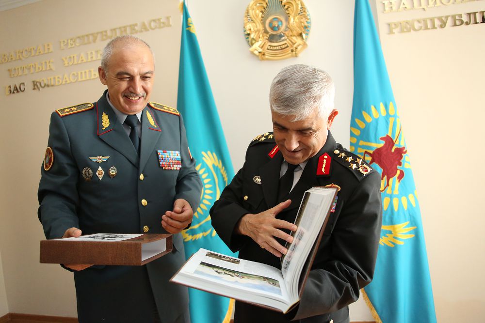 Senimdi seriktes, strategııalyq áriptes
