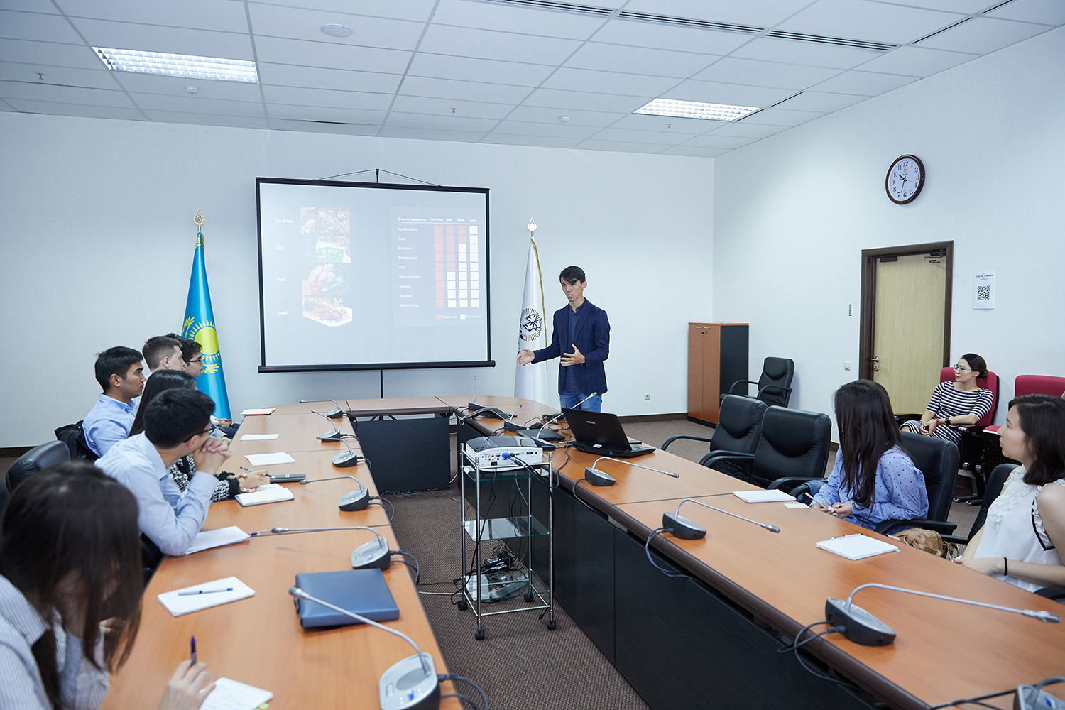 Microsoft «Samuryq-Qazynadan» taǵylymdamadan ótýshi jastarǵa dáris oqydy