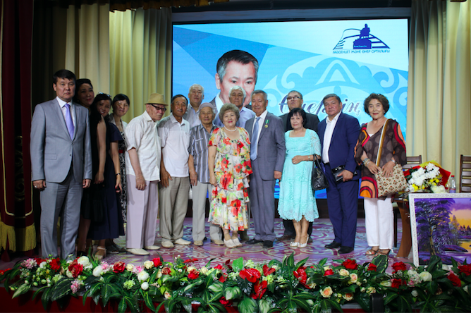 Oralda qoǵam qaıratkeri Qujyrǵalı Tóleýishevpen kezdesý keshi ótti
