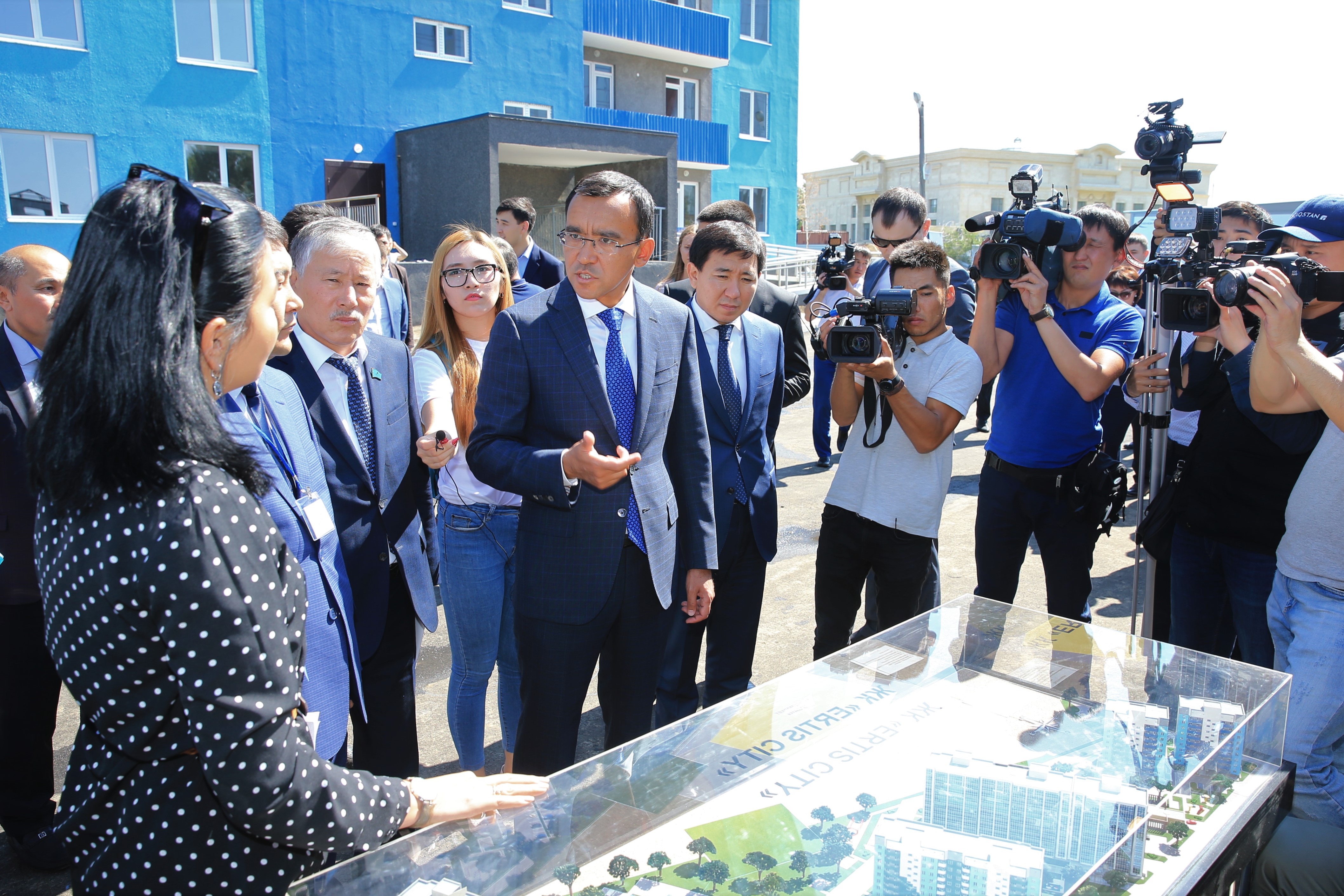 Máýlen Áshimbaev arnaıy saparmen Shyǵys Qazaqstan oblysyna keldi