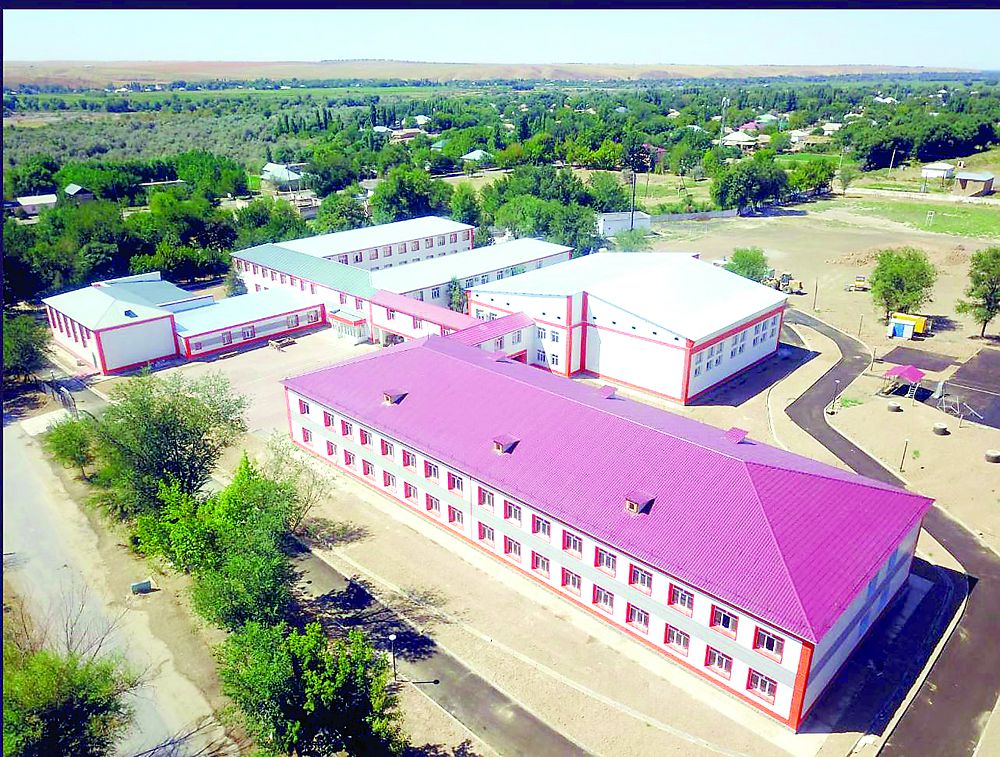 Mereıtoıdan bas tartyp, mektep saldyrdy