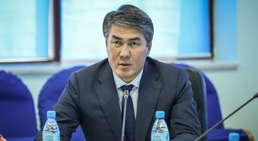 Isekeshev: valıdatordyń jumysyn turaqty qamtamasyz ete almasańyzdar, adamdardy tegin tasymaldańyzdar