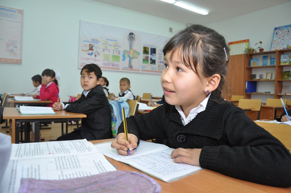 Oqýlyq pen mektep jetkilikti bolsa ıgi
