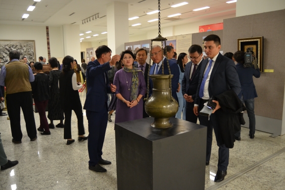 Astanada «Túrkistan jaýharlary»  kórmesi ashyldy