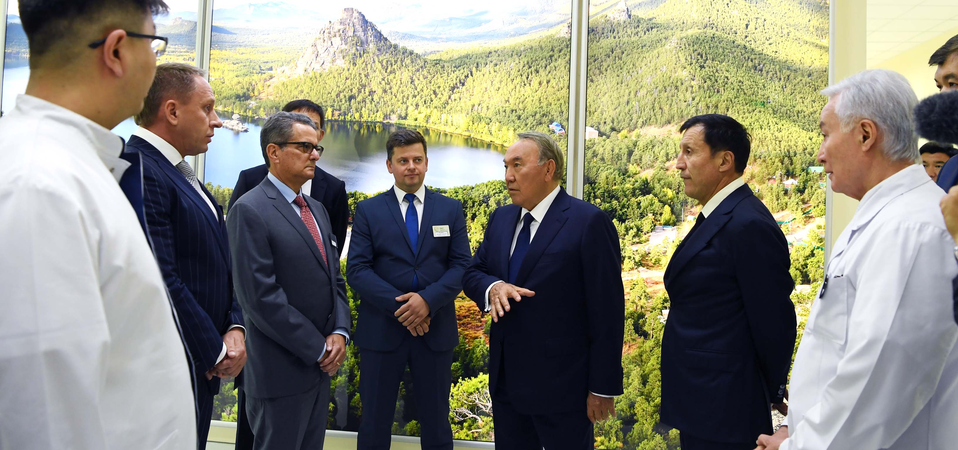 Memleket basshysy Tomoterapııa jáne ıadrolyq medısına ortalyǵyna bardy