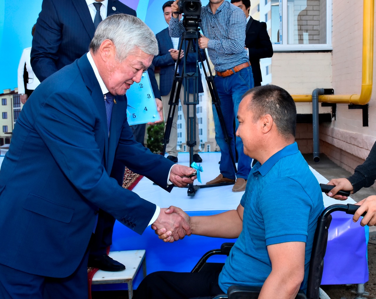 Konstıtýsııa kúnine oraı 90 aqtóbelik januıa baspanaly boldy 