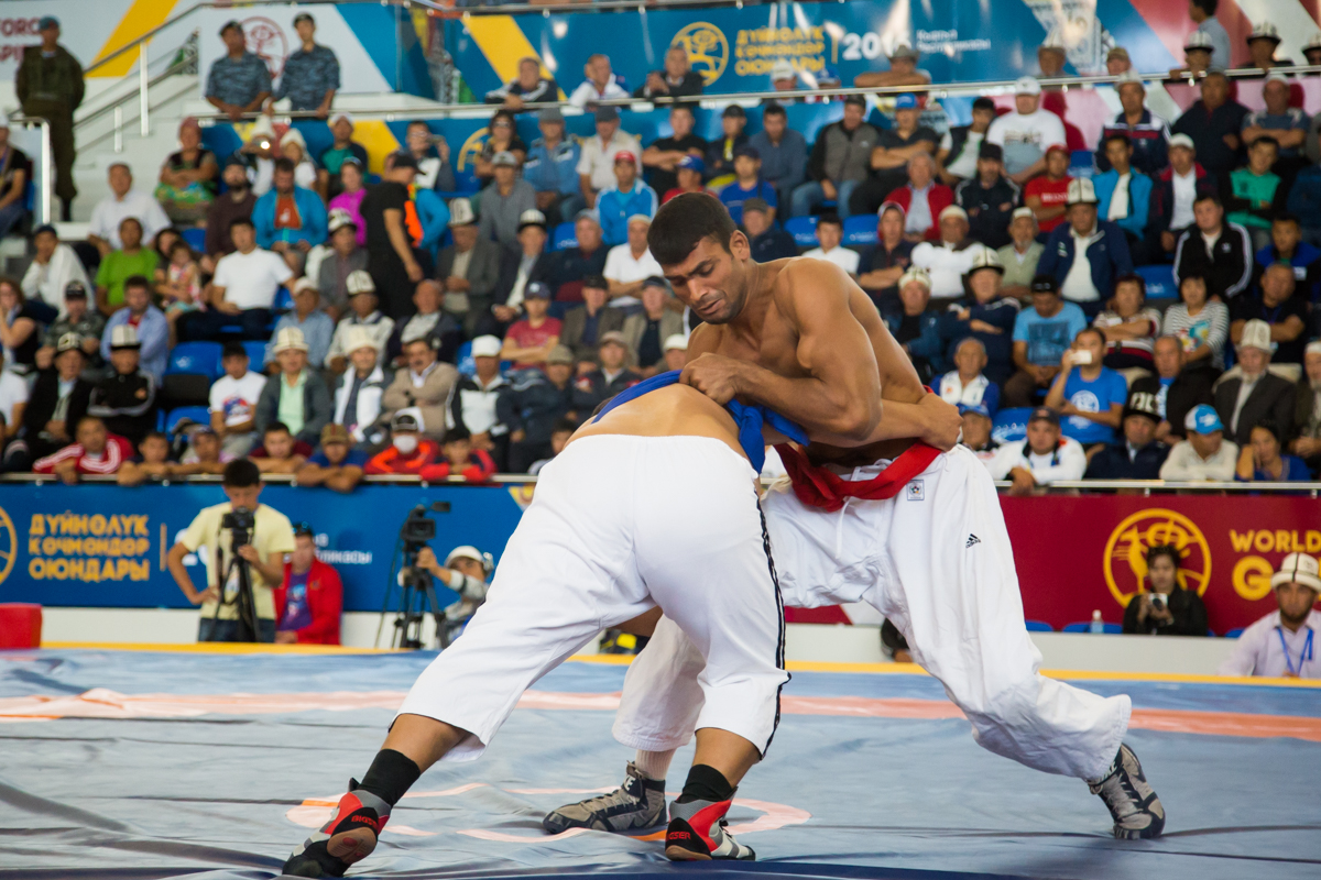 III Dúnıejúzilik kóshpendiler oıyndary bastaldy