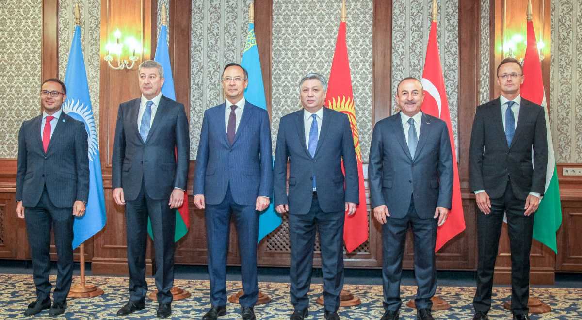 Q. Ábdirahmanov Túrki keńesi Syrtqy ister mınıstrleri keńesiniń otyrysyna qatysty