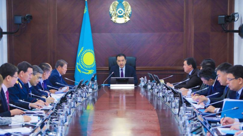 B.Saǵyntaev medısınalyq kómek sapasyn arttyrýdy tapsyrdy