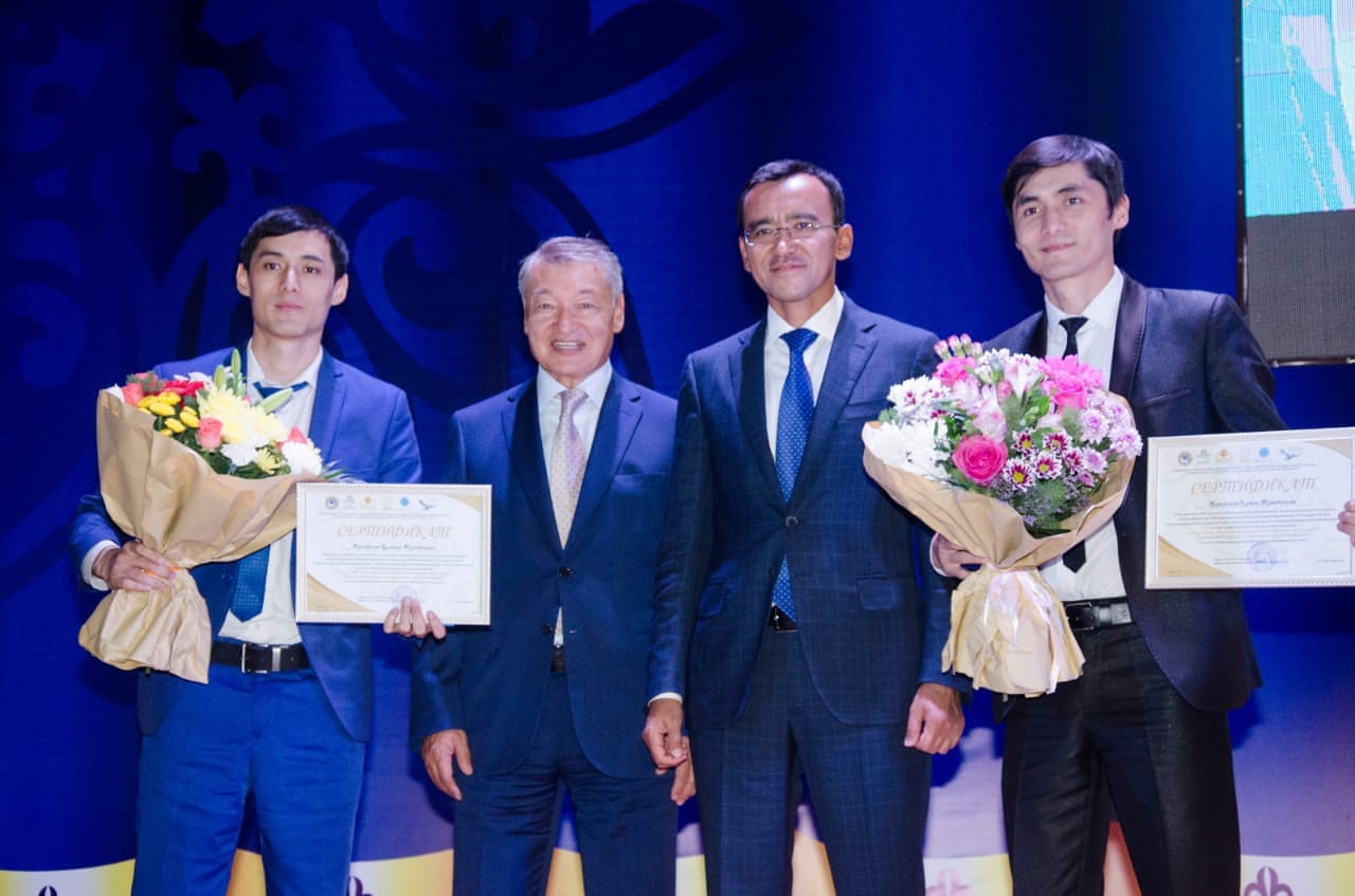 Aǵaıyndy úzdikter marapattaldy