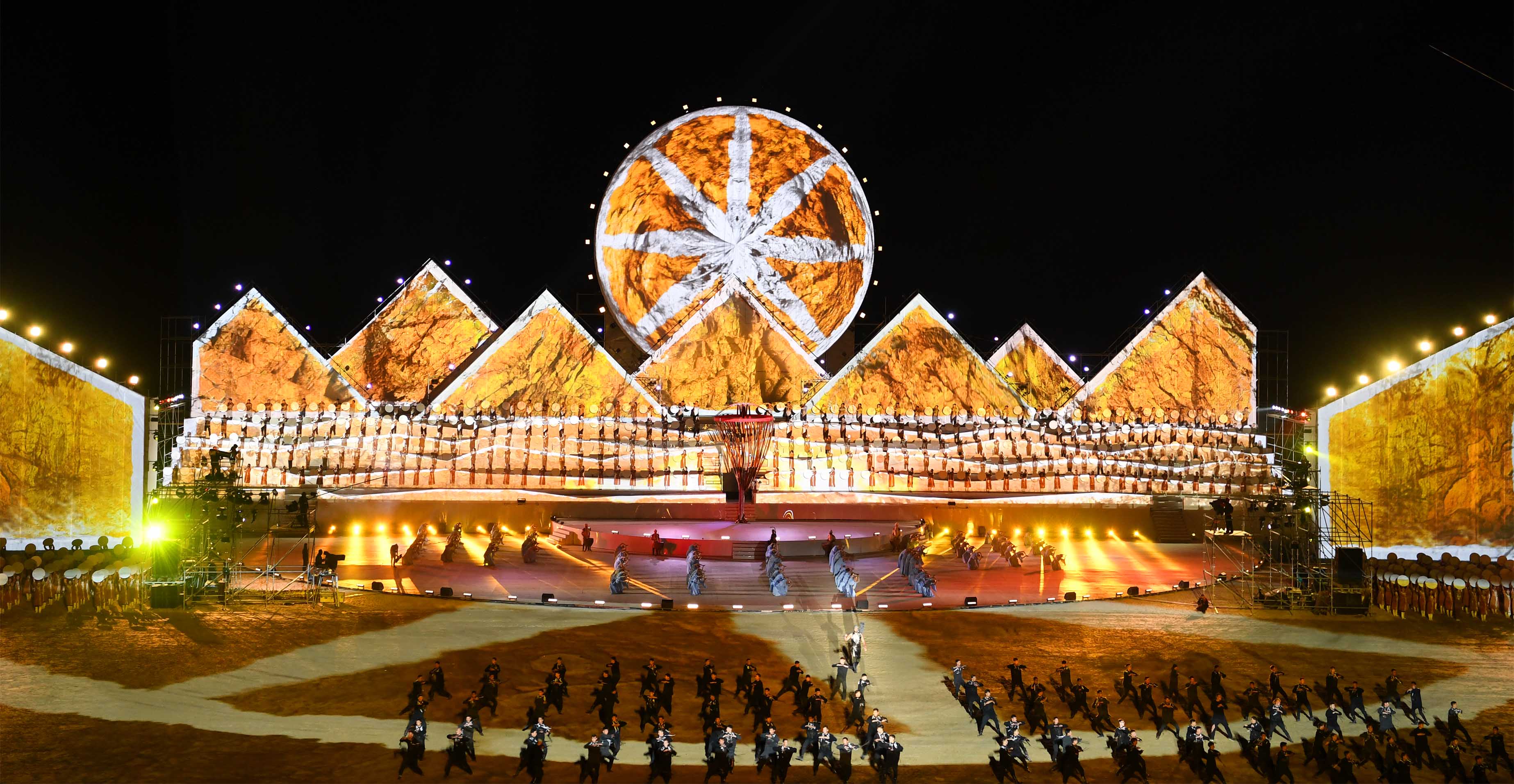 Dúnıejúzilik kóshpendiler oıynynyń ashylý saltanaty tarıhı qoıylymmen erekshelendi