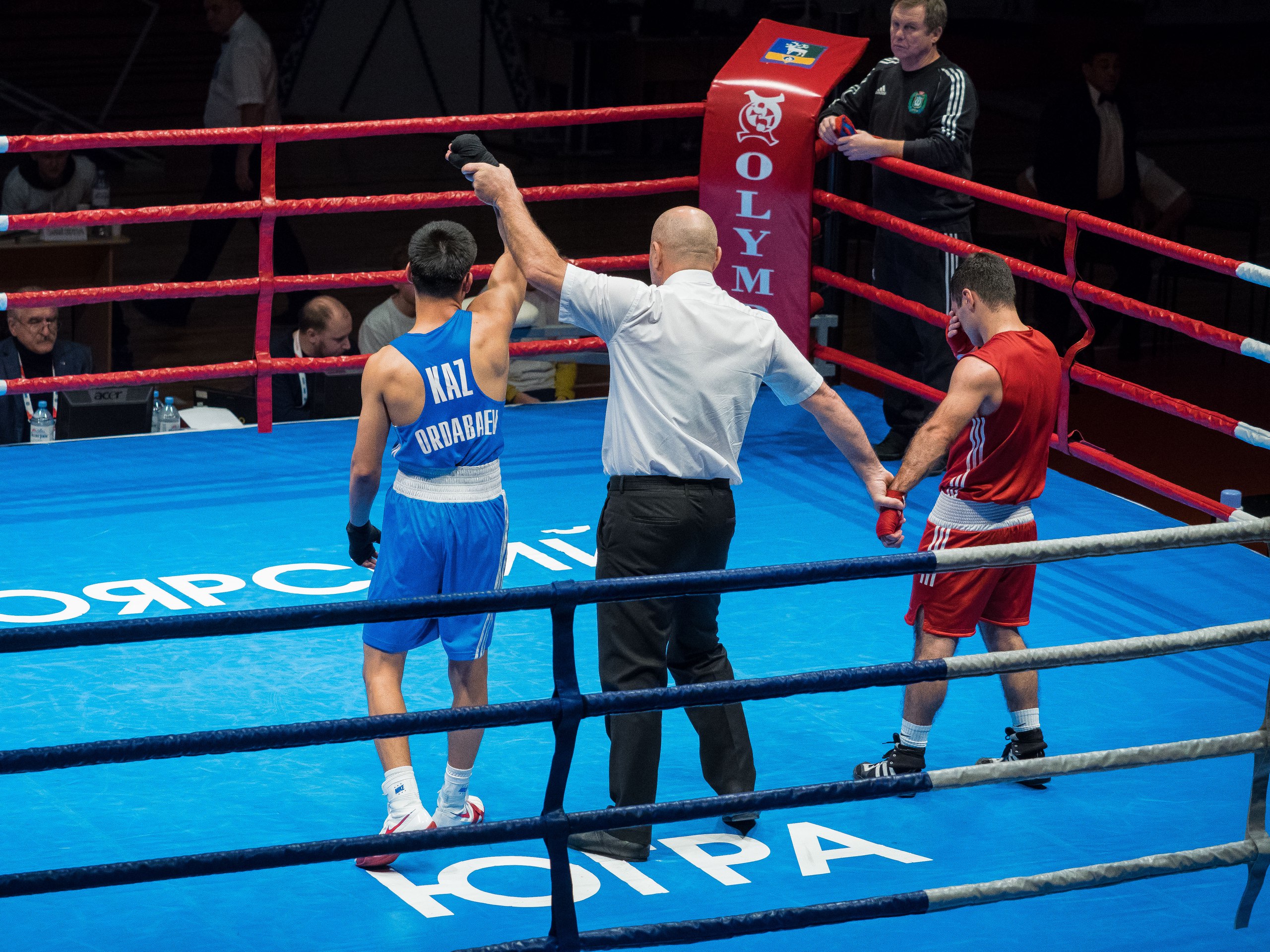 Úsh boksshymyz jartylaı fınalda