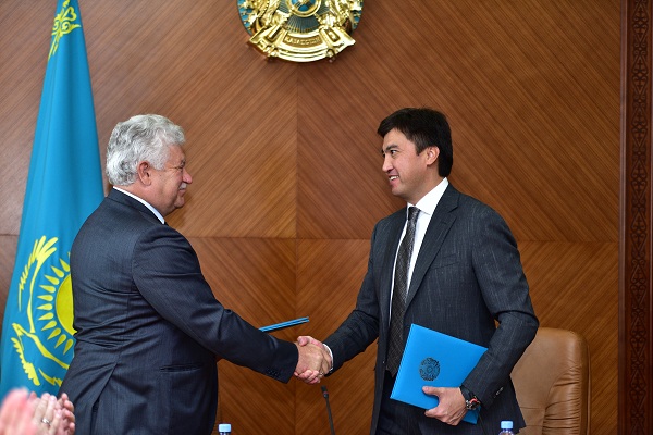 Shymkent əýejaıynda jańa jolaýshylar termınaly salynady