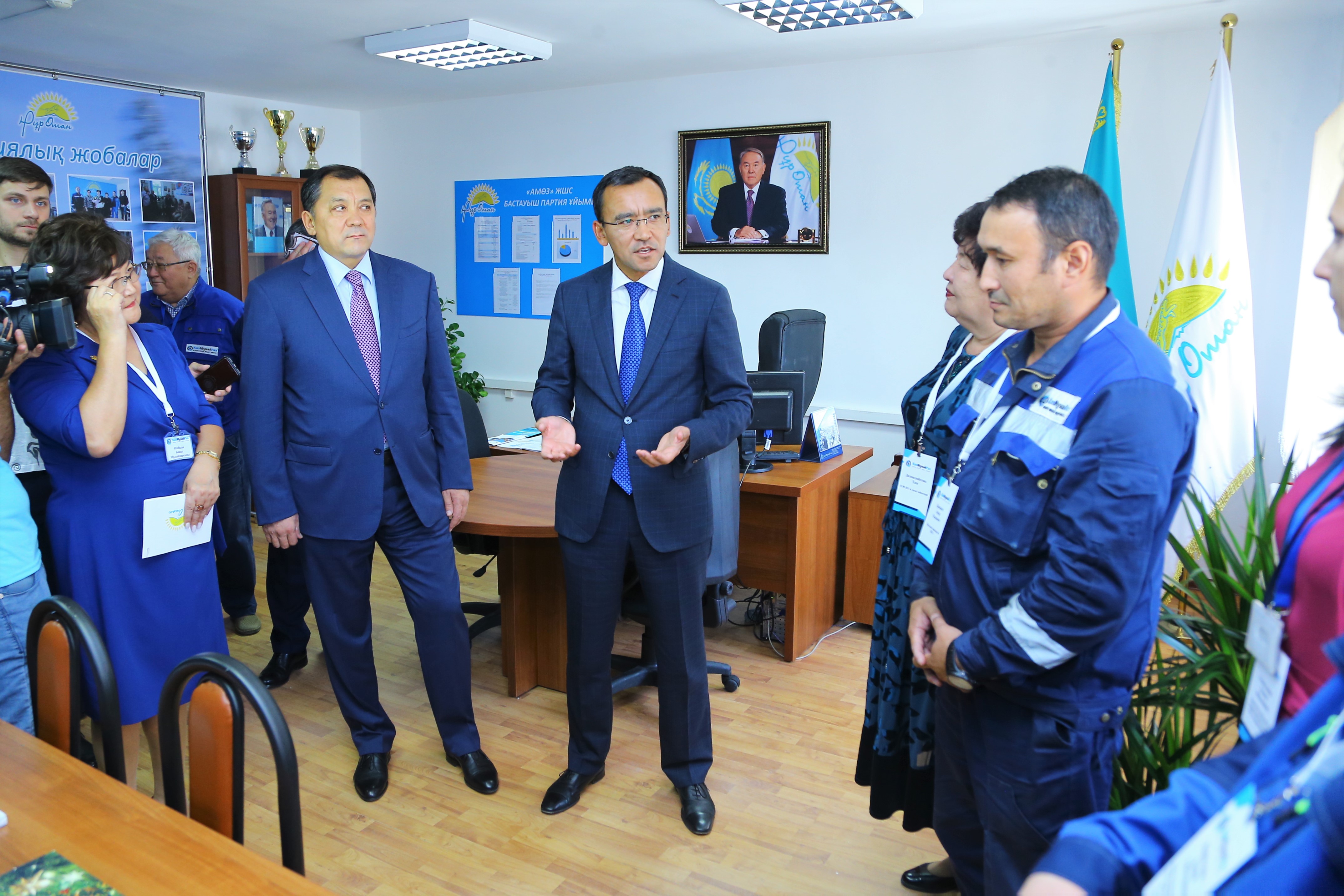 Máýlen Áshimbaev arnaıy saparmen Atyraý oblysyna keldi