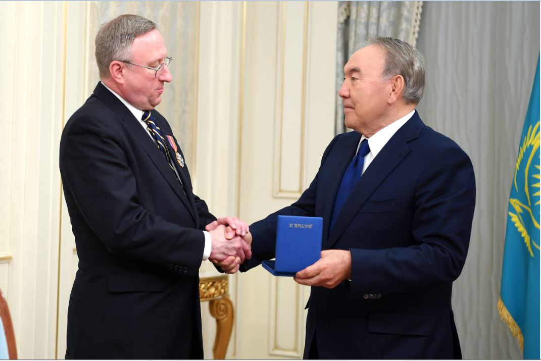 Nursultan Nazarbaev AQSh-tyń Qazaqstandaǵy Tótenshe jáne О́kiletti Elshisi Djordj Krolmen kezdesti