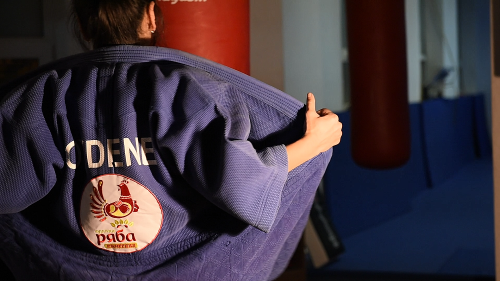 Názik jandylarǵa ózin-ózi qorǵaýdy úıretedi