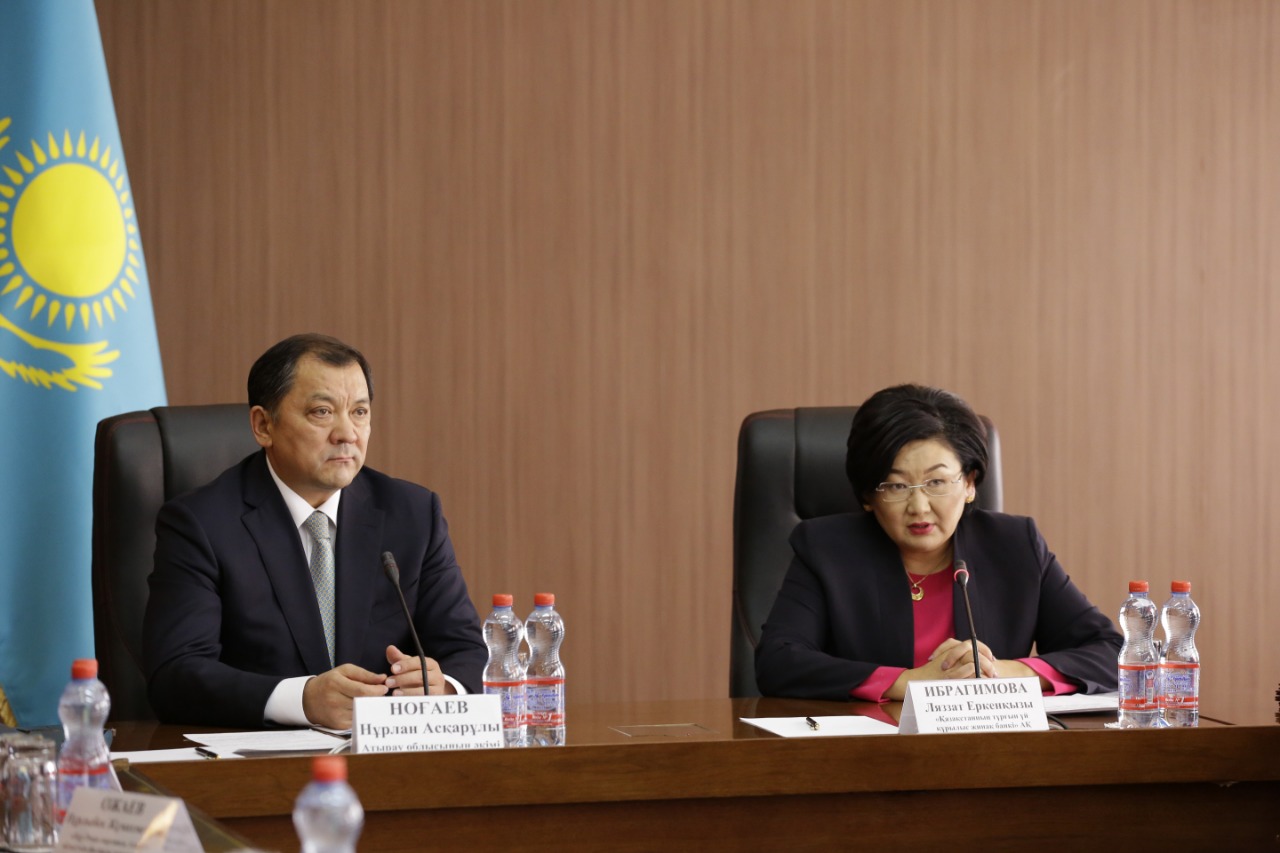 Nurlan Noǵaev «Turǵyn úı qurylys jınaq bankimen» memorandýmǵa qol qoıdy
