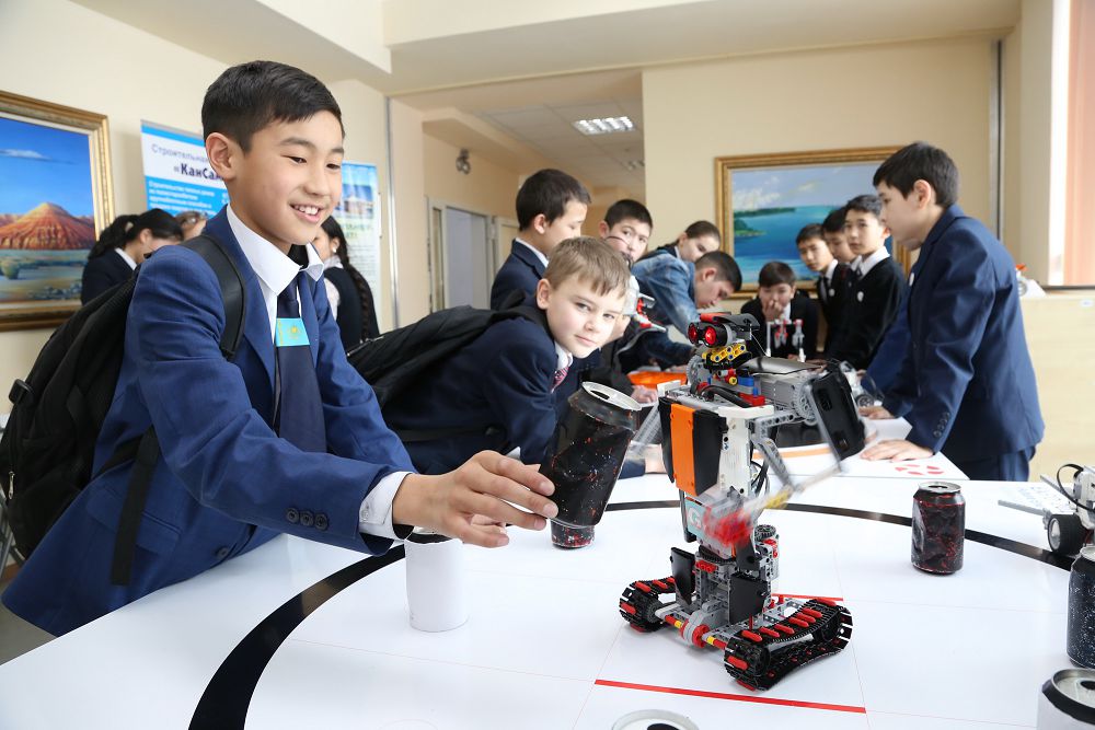 Jaratylystaný pánderi aǵylshynsha oqytylady