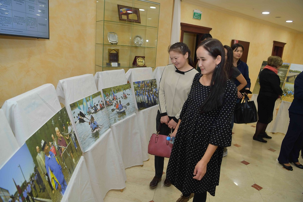 Senatta «Jaıyq – ómir ózeni» kitabynyń tusaýkeseri boldy