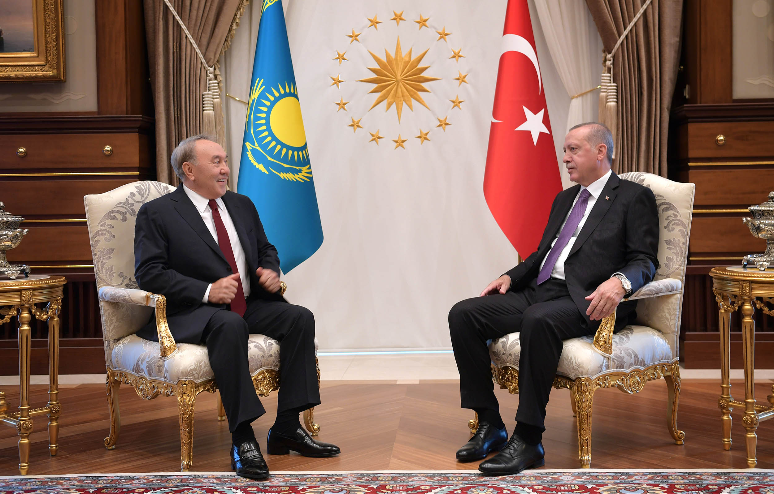 Nursultan Nazarbaev Rejep Taııp Erdoǵanmen kezdesti
