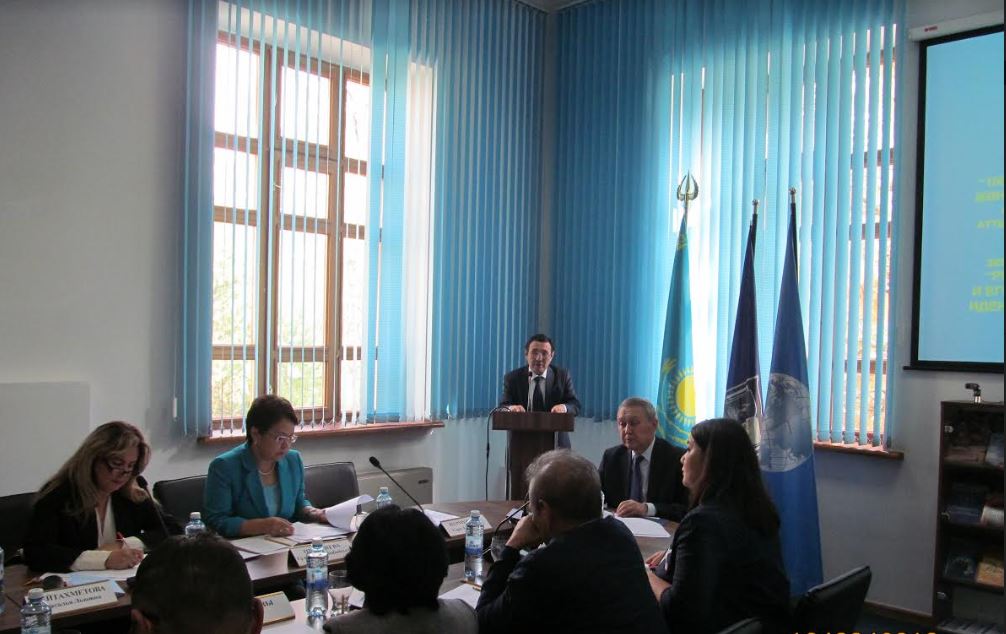 Almatyda «100 jańa oqýlyq» jobasyna oraı dóńgelek ústel ótti