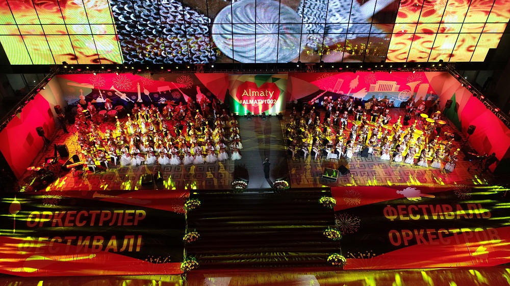 Almaty jurty orkestrler sherýin tamashalady