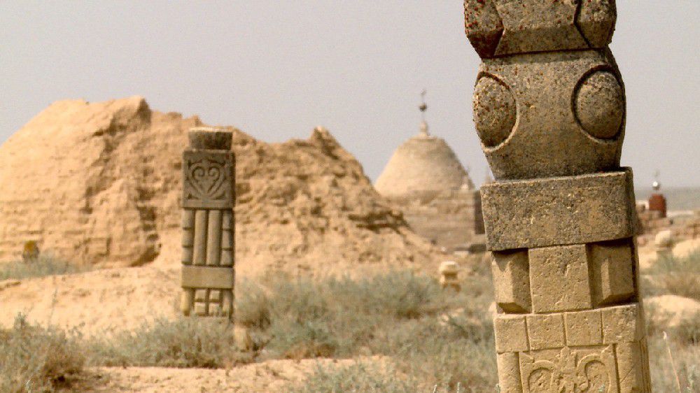 Bereket KÁRIBAEV. Haqnazar han jóninde