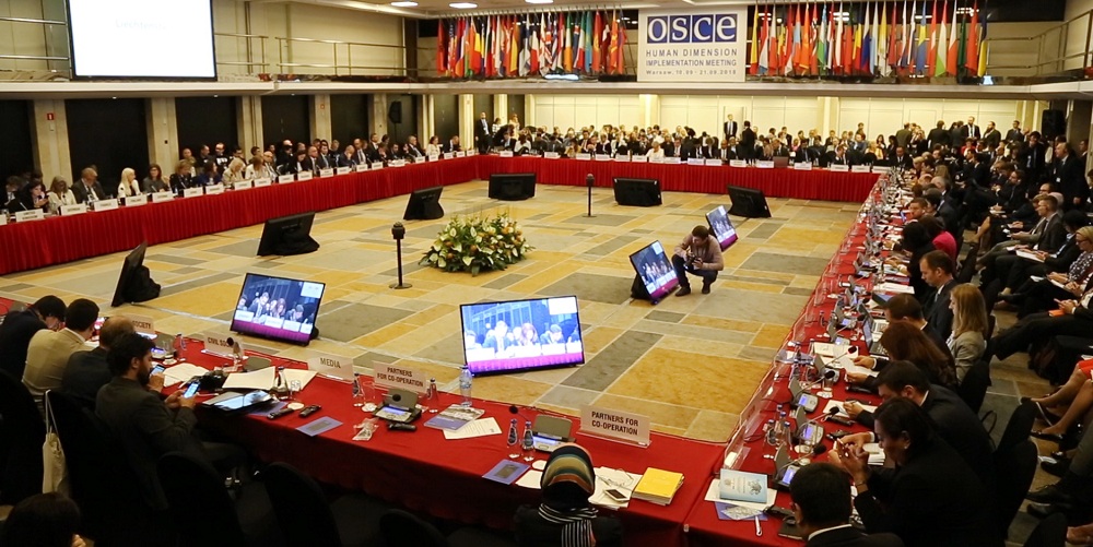 EQYU tózimsizdik pen kemsitýshiliktiń ósý úrdisine qarsy turýdy kúsheıtýge shaqyrdy