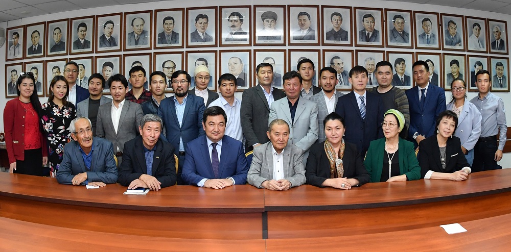 «Egemende» jazýshy Ákim Tarazımen shyǵarmashylyq kezdesý ótti