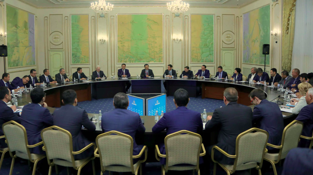 Baqytjan Saǵyntaev Pavlodar oblysynyń kásipkerlerimen bıznesti damytý keleshegin qarady