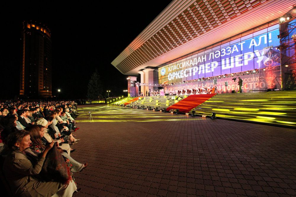 Orkestrler sherýin tamashalady