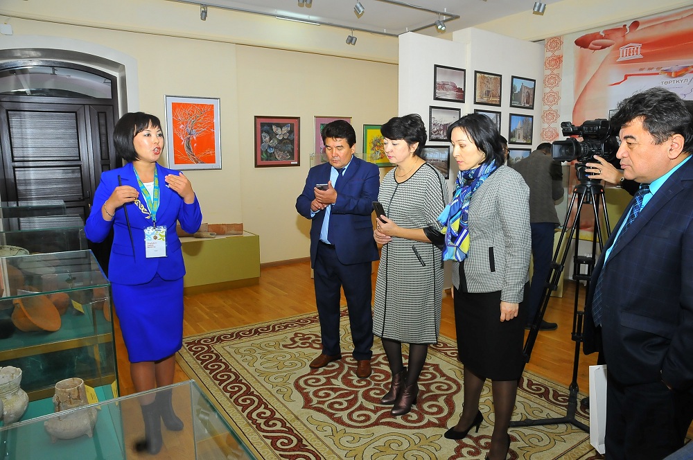 «Ejelgi Taraz eskertkishteri» tarıhı-mádenı qoryq mýzeıi Kókshetaýǵa keldi