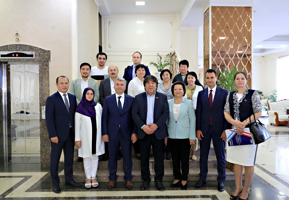 Senator D. Nóketaeva TÚRKPA Komıssııasynyń otyrysyna qatysty