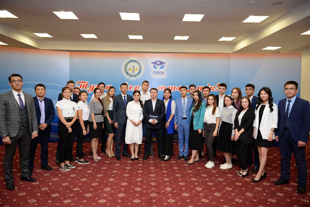 Týǵan jerge qyzmet etý – qaryzym