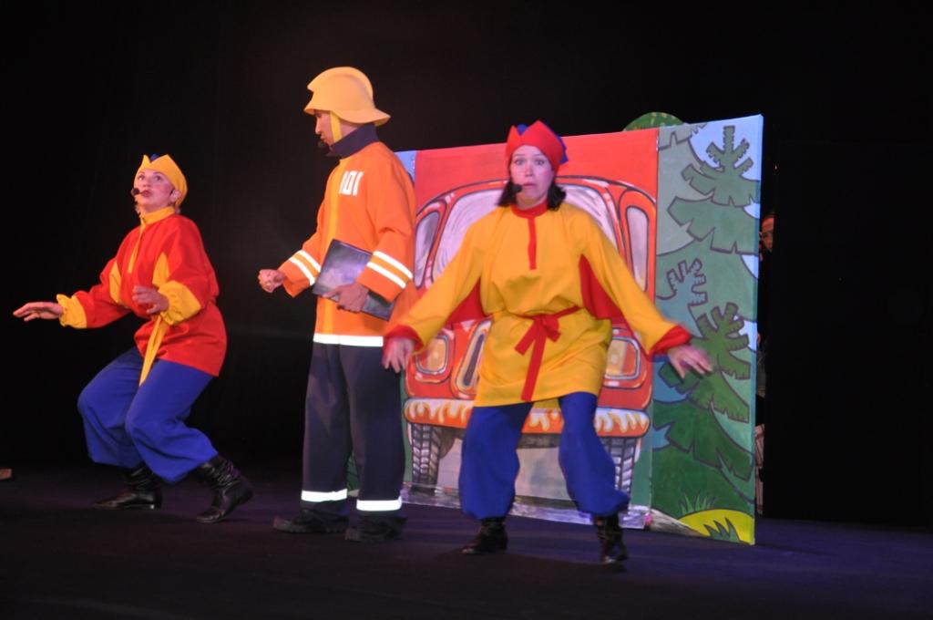 Qostanaıda qýyrshaq teatry órt sóndirýshilerdiń jobasy boıynsha spektal qoıdy