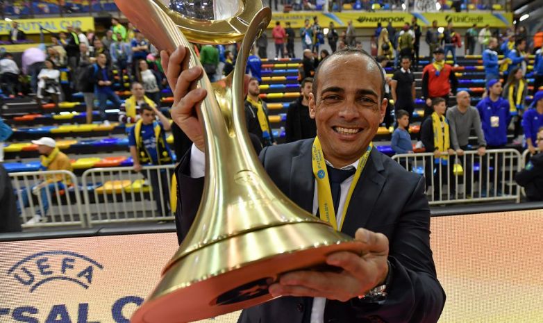 Qazaqstan quramasyn Kaka baptaıdy