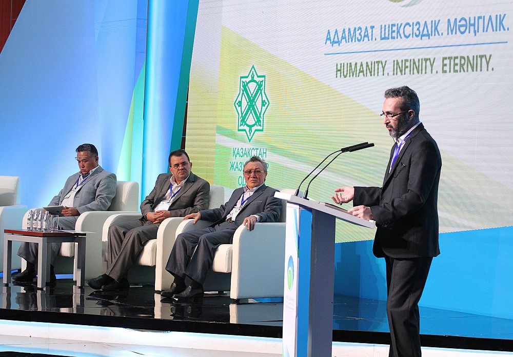 Sóz qýaty men qasıeti Eýrazııa qalamgerleriniń basyn qosqan halyqaralyq ádebı forýmda talqylandy