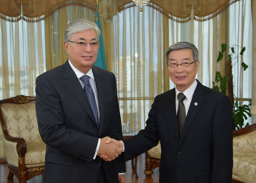 Keńes Hatshylyǵynyń ókilimen kezdesti