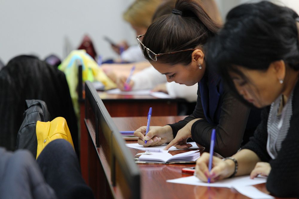 300 myń adam dıktant jazdy 