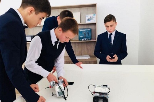 Ekibastuzda alǵashqy STEM-zerthanasy ashyldy