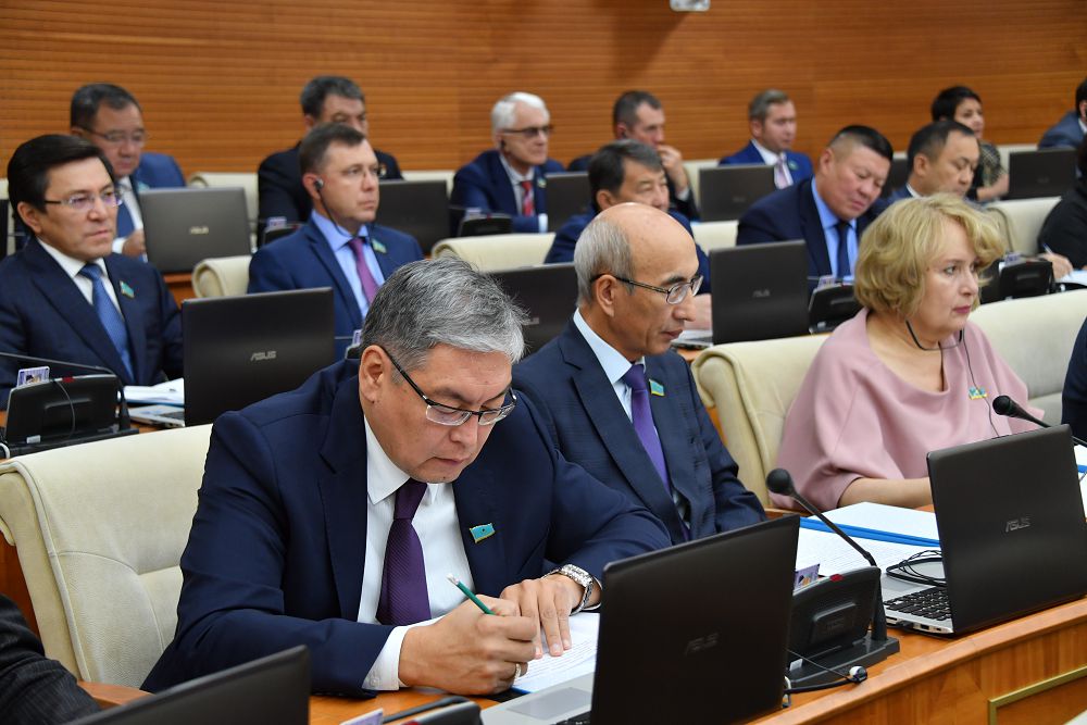 О́zen arnasyn bekitý –  kezek kúttirmeıtin másele 
